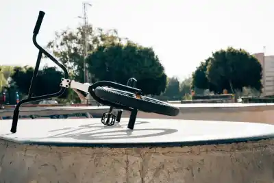 Padres deberán pagar una millonaria indemnización tras la violenta agresión de su hijo en un skatepark