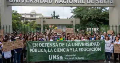 El dramático reclamo de ADIUNSA: 'Nos deben tres sueldos' y anuncian un paro de una semana