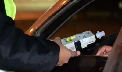 Alcoholemia positiva: el conductor infractor manejaba una ambulancia en Rosario de Lerma