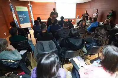 Vecinalistas se suman a Cuidar +65: la salud llega a los barrios de Neuquén