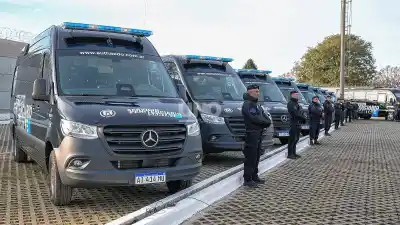 El Servicio Penitenciario de Santa Fe sumó 10 móviles 0 km: cómo son las nuevas unidades para trasladar presos y personal