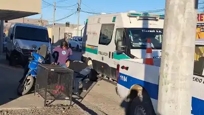 Un perro cruzó su camino: perdió el control de la moto y terminó en el Hospital Alvear