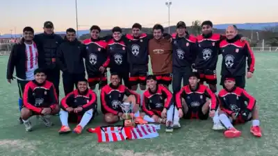 Villa Cubas arrasó en la final y se quedó con el título del hockey masculino