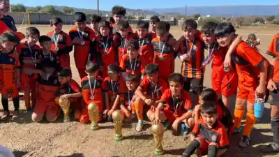 Fútbol y solidaridad: un encuentro para regalar sonrisas en el Día del Niño