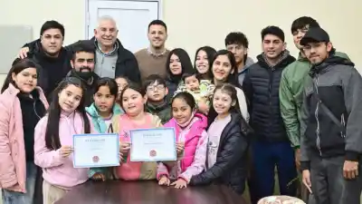 El intendente Jofré recibió a la delegación que competirá en el Nacional de Malambo Femenino