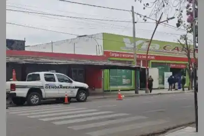 Encontraron cientos de zapatillas sin documentación en una empresa de encomiendas