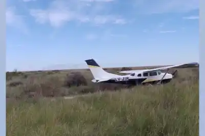 El aterrizaje imposible: la avioneta que quedó atrapada en el barro y desató un operativo narco