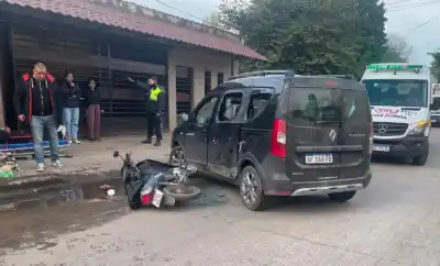 Dos jóvenes terminaron hospitalizados tras un violento choque en Lastenia