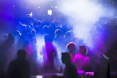La noche de La Rioja podría cambiar: el Concejo define nuevas reglas para fiestas y boliches