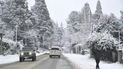 Alerta por nieve en la cordillera: las rutas que exigen cadenas y las que están cortadas