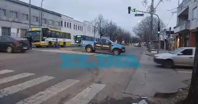 Corte de tránsito en Villa Elvira tras un fuerte choque en avenida 7 y 76