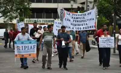 Manifestación en Tucumán pone en la mira al fuero de Familia: ¿Qué reclaman los padres?