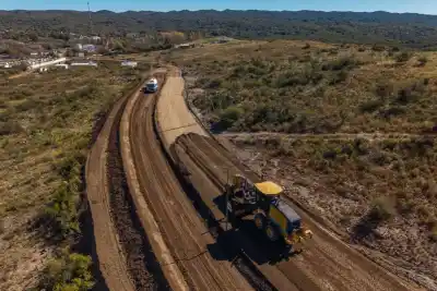 Obra clave en las Sierras Grandes: así avanza la pavimentación que conectará dos localidades