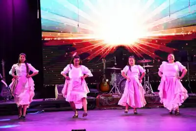 El Teatro Mitre se encendió con una gala que emocionó hasta las lágrimas