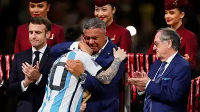 La despedida de Messi a su papá que conmovió al fútbol mundial: el gesto de Cristiano Ronaldo y las figuras que lo acompañaron