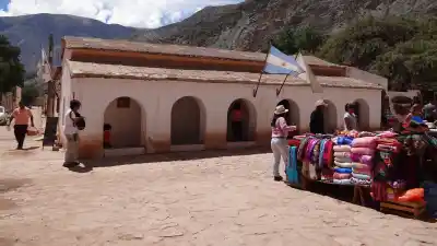 Purmamarca: la obra de agua que esperaban y la promesa eléctrica tras el zonda