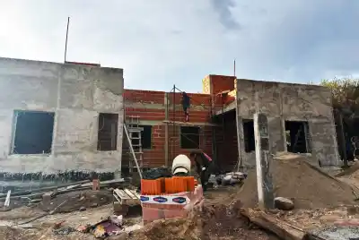 Las 40 casas de Merlo que se construyen a paso firme: ¿cuándo estarán listas?