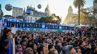 Científicos y universitarios desafían a Milei: marcha al Obelisco y paro total en las aulas