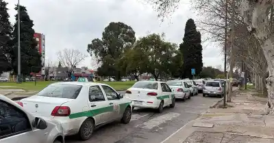Desesperación en La Plata: filas de 300 metros para cargar GNC y el combustible que se agota