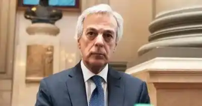 El juez estrella que cumple 75 años y su futuro depende de una designación que incomoda al Gobierno