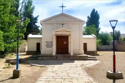 El secreto que esconde la capilla junto al cementerio de Chos Malal