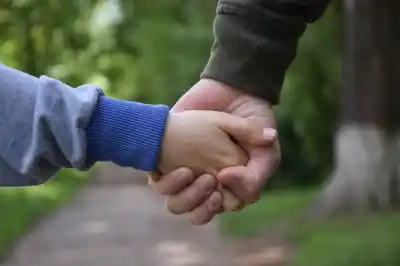 La Justicia quedó atónita: 46 familias compiten por adoptar a una nena de 11 años