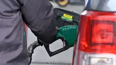 Alerta en las estaciones de servicio: Un conflicto lejano amenaza con encarecer la nafta en Argentina
