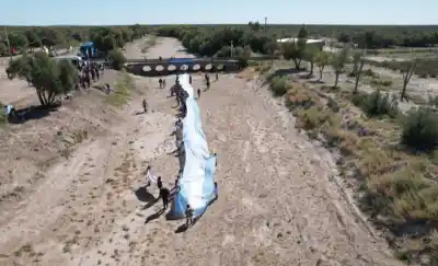 El oeste pampeano se une en un abrazo colectivo por el agua y los ríos