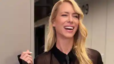 El truco de Nicole Neumann para llevar encaje de noche a la calle sin perder el estilo boho