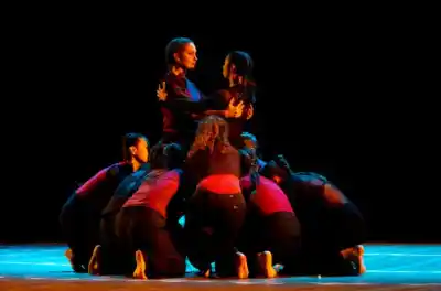 La Escuela de Danza deslumbró en el Teatro 3 de Febrero: ¿qué pasó en la Muestra de Invierno?