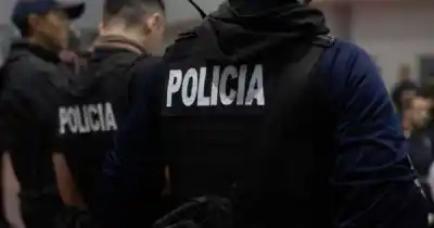 Policía de Mendoza suspendido por dañar su arma reglamentaria: el detalle que complicó todo