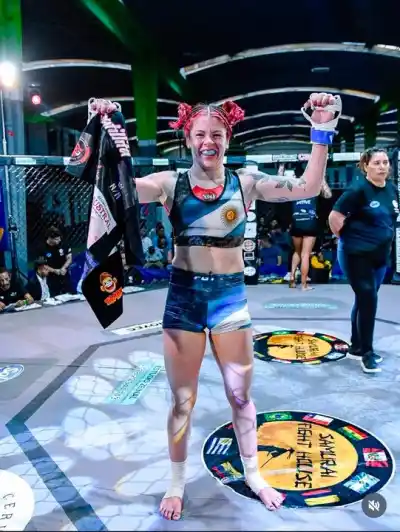 La luchadora de Comodoro que vuelve a cruzar fronteras: nuevo desafío internacional para “La Frutillita”