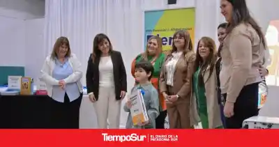Educación presentó nuevos libros de alfabetización para salas de 4 y 5 años en toda la provincia