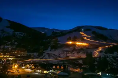 La noche que Bariloche enciende su montaña: llega la Bajada de Antorchas