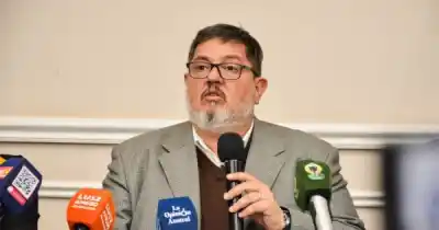 El Gobierno provincial contraataca: números que desmienten a Grasso y aseguran que los sueldos municipales están garantizados
