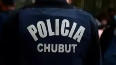 Vacaciones que salieron caras: un policía perdió su chaleco y ahora enfrenta 21 días de arresto