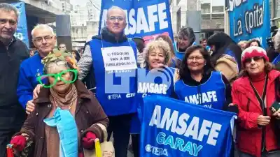 Docentes santafesinos en pie de guerra: anuncian petitorio masivo contra la reforma previsional