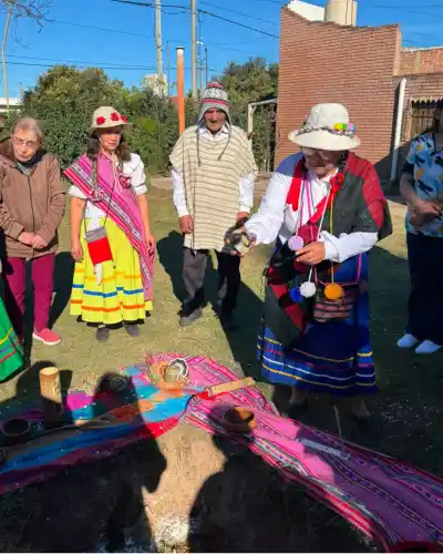 El emotivo ritual que unió a los abuelos de Villa del Rosario con la Madre Tierra