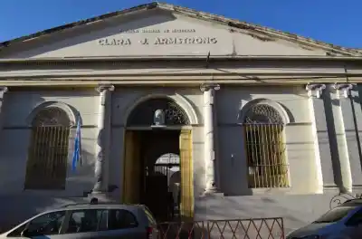 Títulos truchos en el IES Clara J. Armstrong: anularon 35 y la Justicia ya investiga