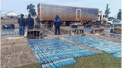 Escaneo revelador en la Ruta 14: un camión con 25 encomiendas escondía un cargamento que dejó helados a los gendarmes