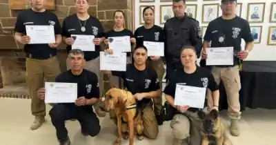 Santa Cruz refuerza su equipo canino: uno de los nuevos perros ya se capacita para rastrear personas
