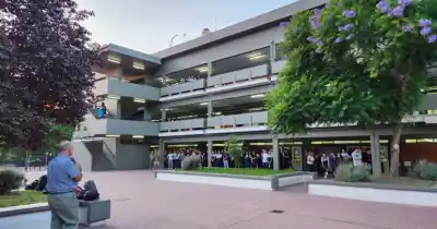 Un docente proyectó imágenes sexuales en un taller y los alumnos reaccionaron de inmediato