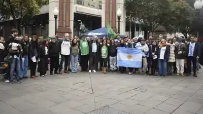 El grito de la ciencia: trabajadores del Conicet y CNEA salieron a la calle en Rosario contra el ajuste