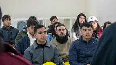 Futuros ingenieros inspeccionaron la megaobra del Procrear Tucumán