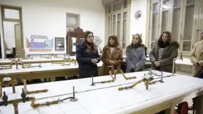 Entregaron insumos de laboratorio y supervisaron obras en la Escuela Normal