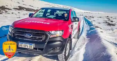 Nieve y hielo sorprendieron a una familia en Santa Cruz: el rescate que duró seis horas