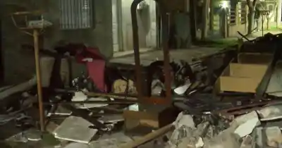 El incendio que arrasó con su casa y sus cinco perros: la desgarradora historia de Nélida
