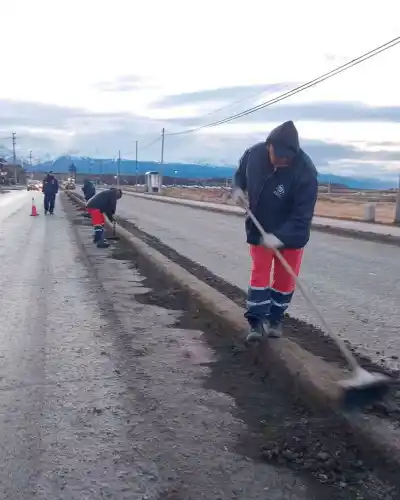 Operativo Invierno en Ushuaia: así trabajan contrarreloj para despejar las calles tras las nevadas