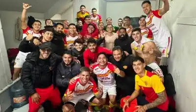 Sarmiento lo dio vuelta en Chivilcoy y festeja su primer triunfo en la Reválida