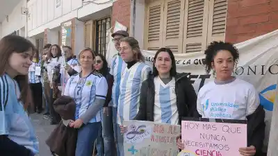 Ciencia argentina en jaque: el ajuste que expulsa a los investigadores